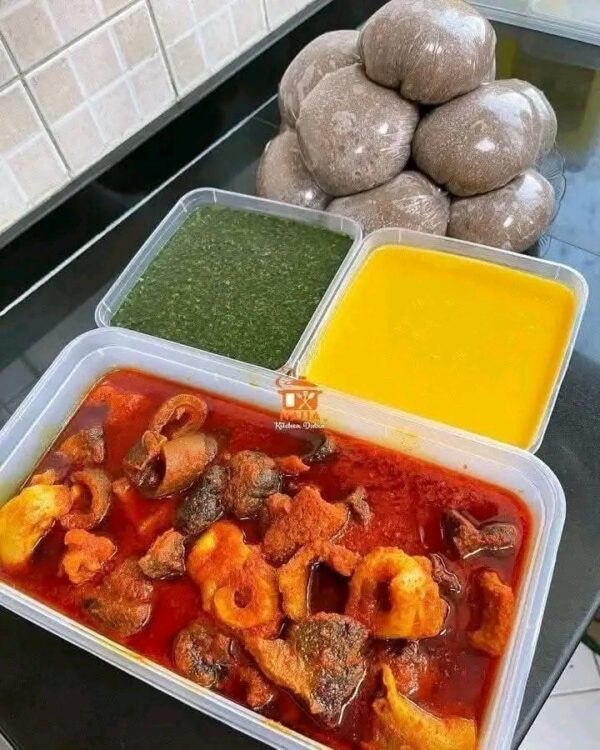 Jollof rice with chicken and extra plantain - Image 2