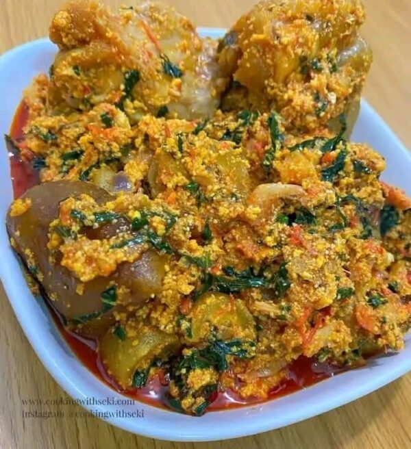 Jollof rice with chicken and extra plantain - Image 6