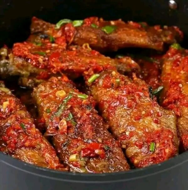Jollof rice with chicken and extra plantain - Image 4